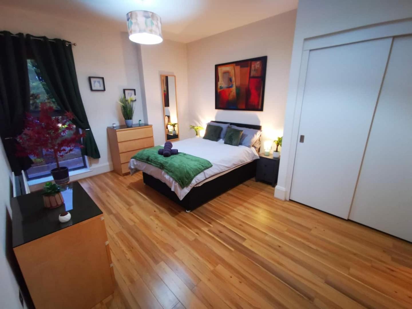 2Br Modern Luxury Loft Apartment เบลฟาสต์ ภายนอก รูปภาพ